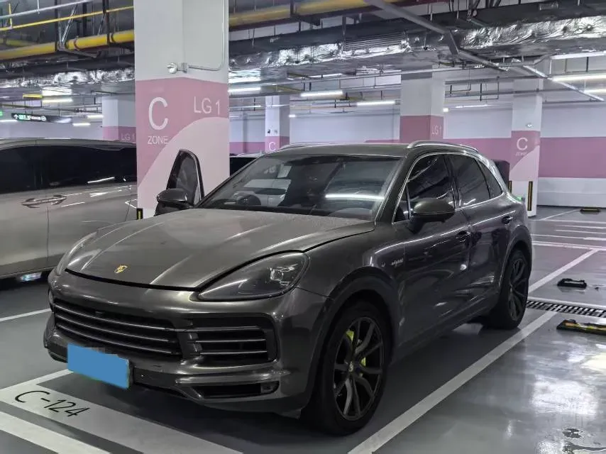 2019 Porsche Cayenne 2.0T 252HP L4 8AT PHEV 14.1KWH,autocango,china used car exporter,china ev exporter,chinese used car exporter,chinese used ev exporter