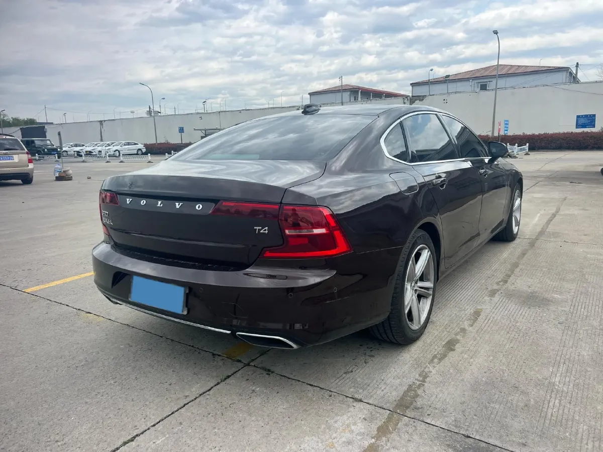 2018 Volvo S90 2.0T 190HP L4 8AT,autocango,china used car exporter,china ev exporter,chinese used car exporter,chinese used ev exporter