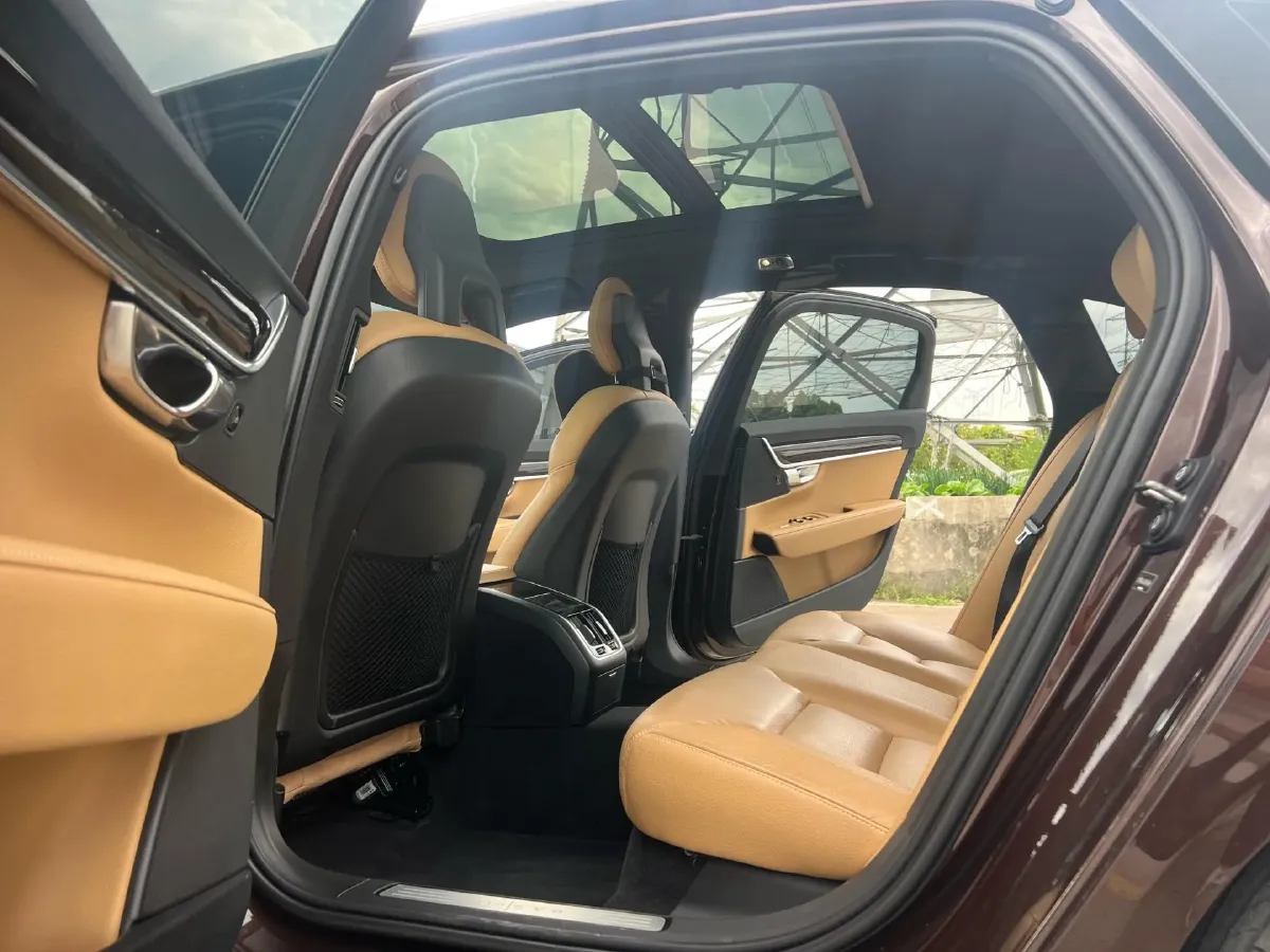 2018 Volvo S90 2.0T 190HP L4 8AT,autocango,china used car exporter,china ev exporter,chinese used car exporter,chinese used ev exporter