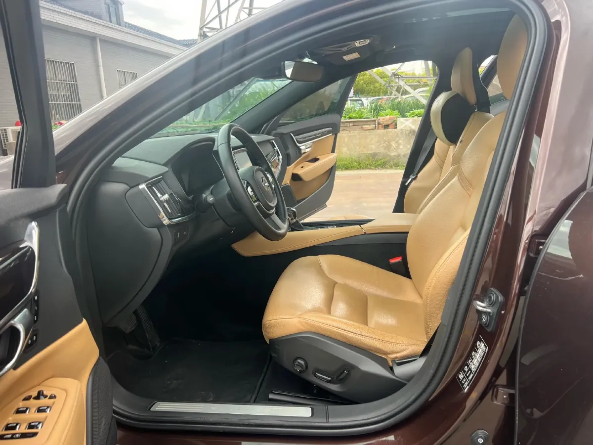 2018 Volvo S90 2.0T 190HP L4 8AT,autocango,china used car exporter,china ev exporter,chinese used car exporter,chinese used ev exporter