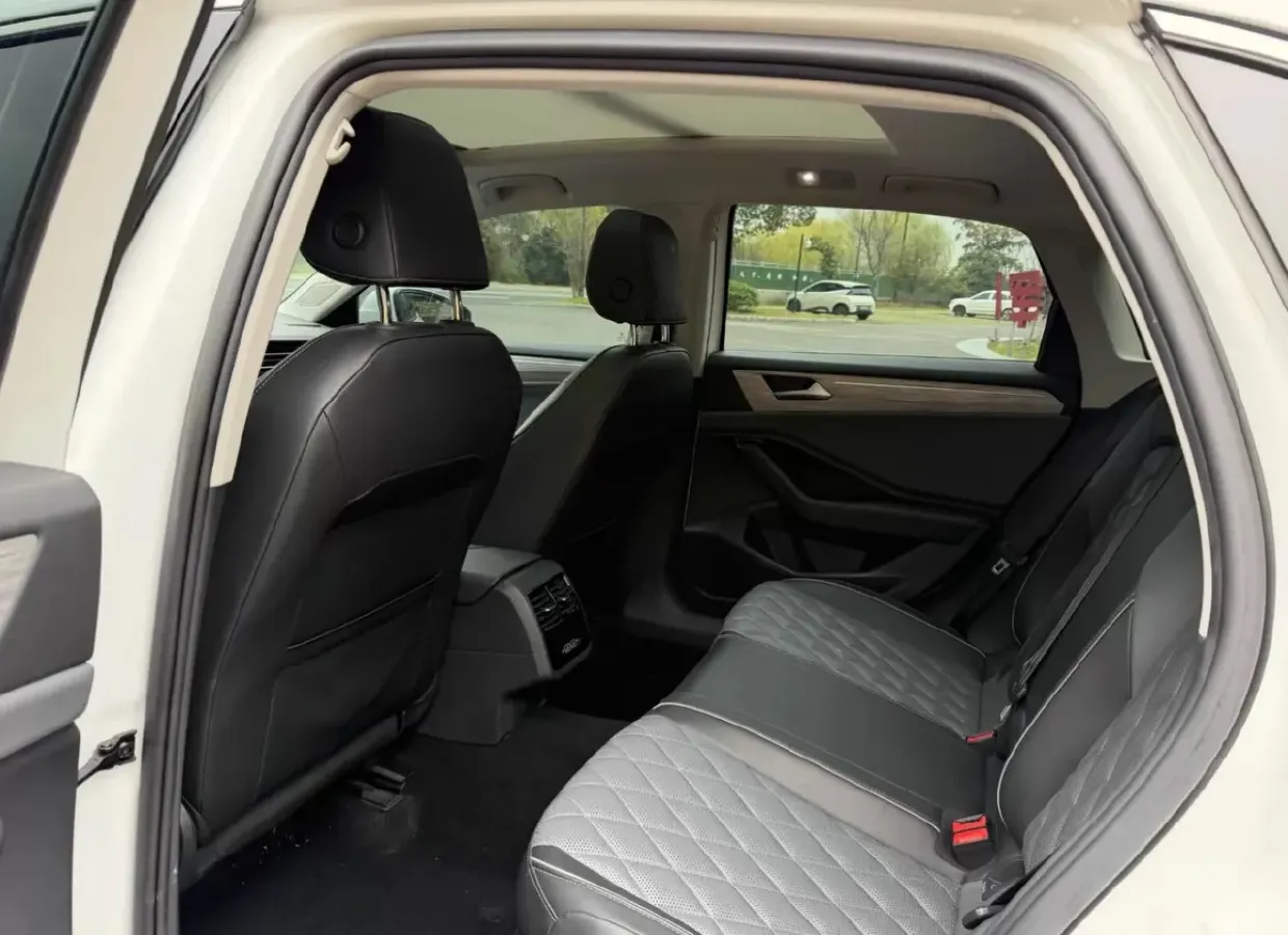 2023 Volkswagen Sagitar 1.5T 160HP L4 7DCT,autocango,china used car exporter,china ev exporter,chinese used car exporter,chinese used ev exporter