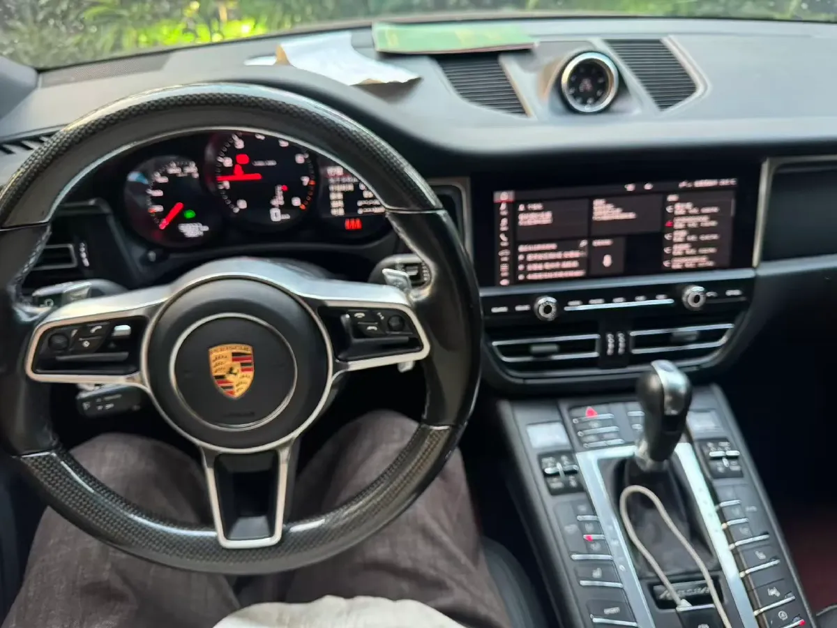2021 Porsche Macan 2.0T 252HP L4 7DCT,autocango,china used car exporter,china ev exporter,chinese used car exporter,chinese used ev exporter