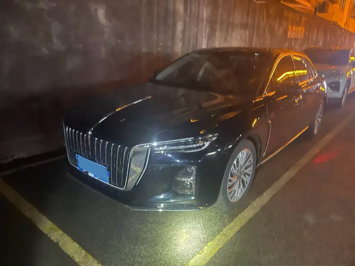 2023 HongQi H5 2.0T 224HP L4 8AT,autocango,china used car exporter,china ev exporter,chinese used car exporter,chinese used ev exporter