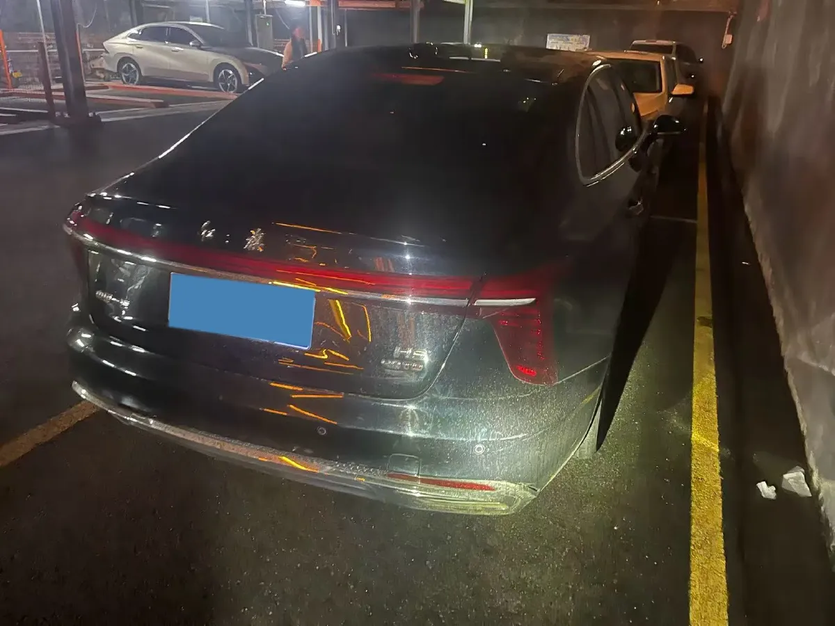 2023 HongQi H5 2.0T 224HP L4 8AT,autocango,china used car exporter,china ev exporter,chinese used car exporter,chinese used ev exporter