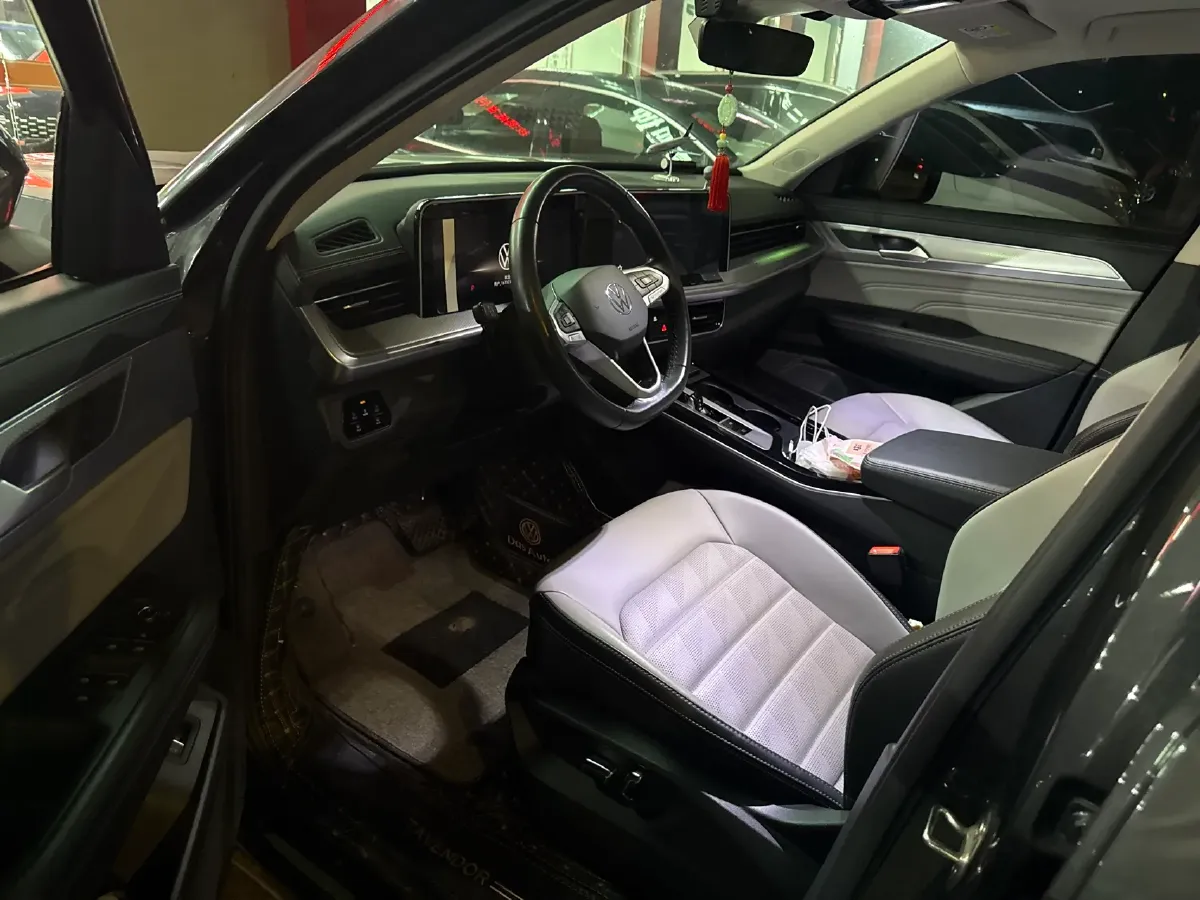 2023 Volkswagen Tavendor 2.0T 186HP L4 7DCT,autocango,china used car exporter,china ev exporter,chinese used car exporter,chinese used ev exporter