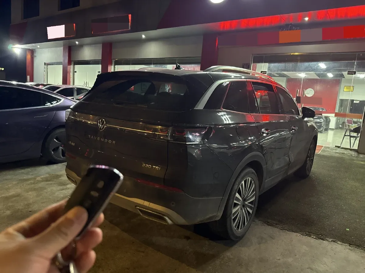 2023 Volkswagen Tavendor 2.0T 186HP L4 7DCT,autocango,china used car exporter,china ev exporter,chinese used car exporter,chinese used ev exporter