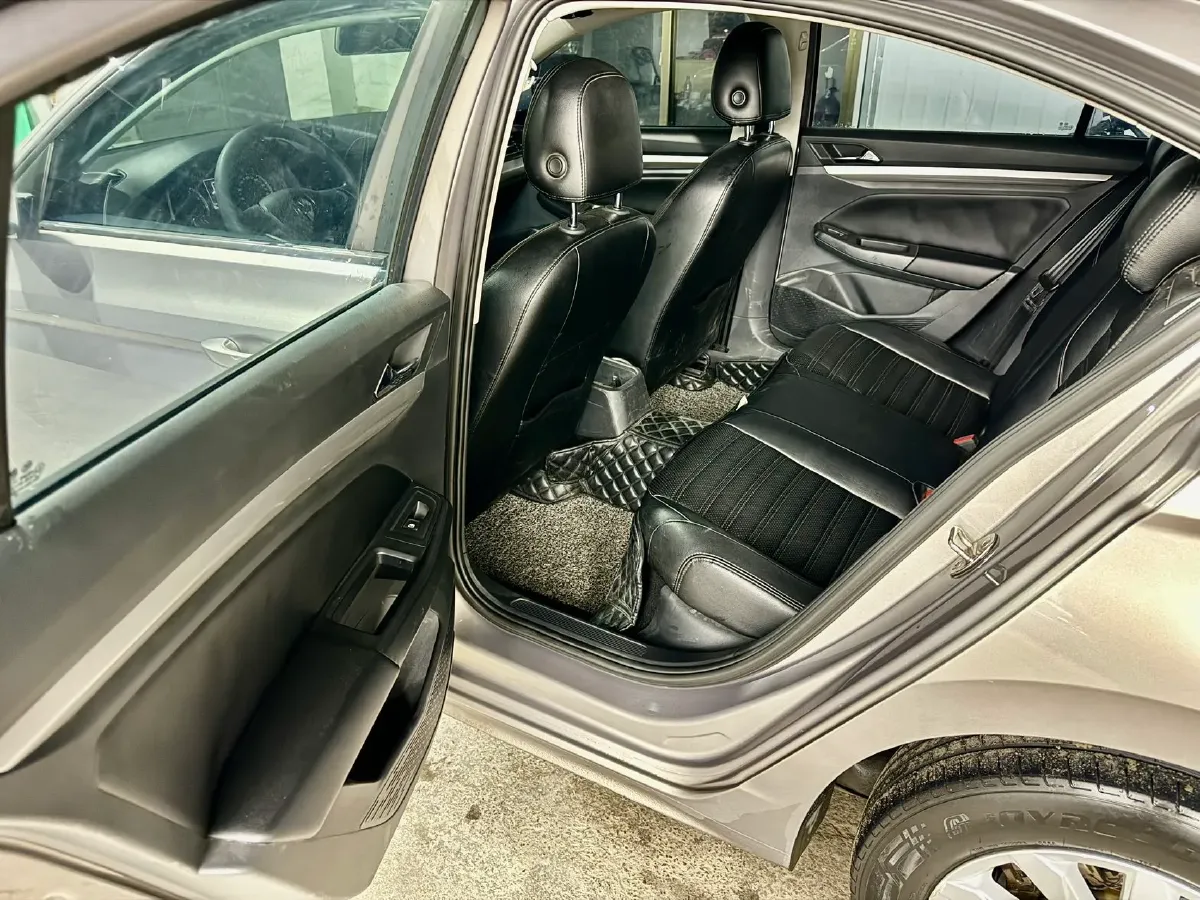 2019 Bestune T77 1.2T 143HP L4 7DCT,autocango,china used car exporter,china ev exporter,chinese used car exporter,chinese used ev exporter