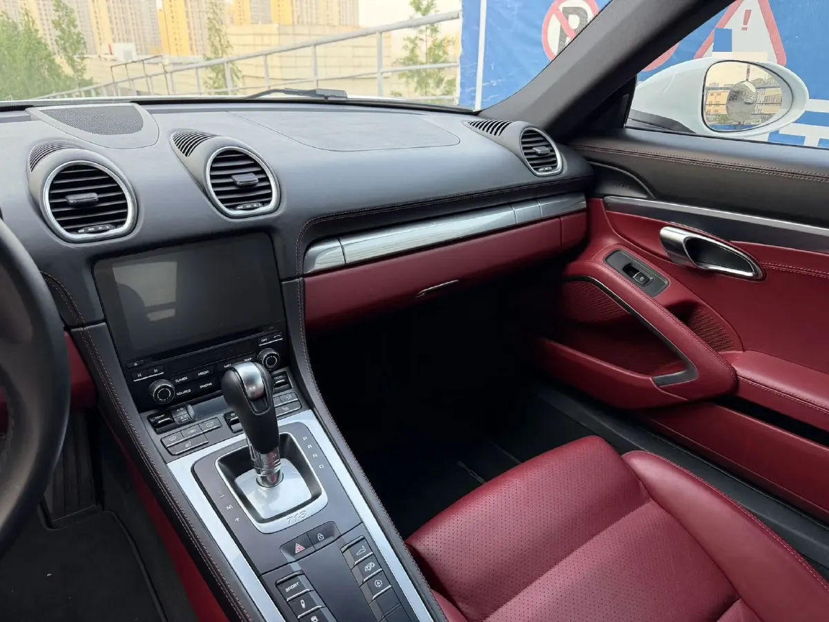 2018 Porsche 718 2.0T 250HP H4 7DCT,autocango,china used car exporter,china ev exporter,chinese used car exporter,chinese used ev exporter
