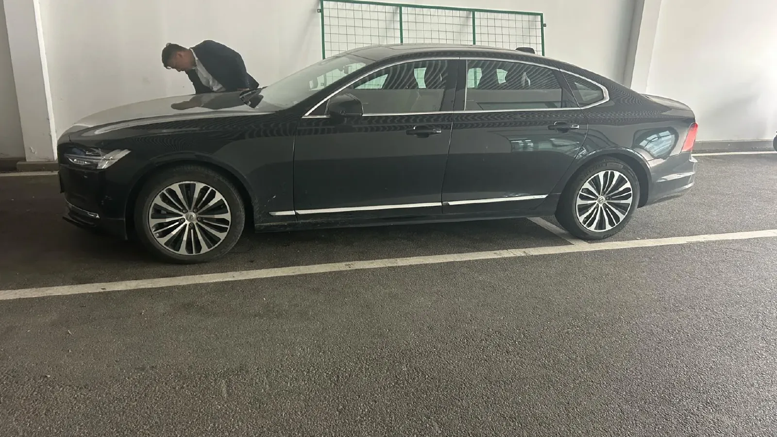 2025 Volvo S90 2.0T 250HP L4 8AT,autocango,china used car exporter,china ev exporter,chinese used car exporter,chinese used ev exporter