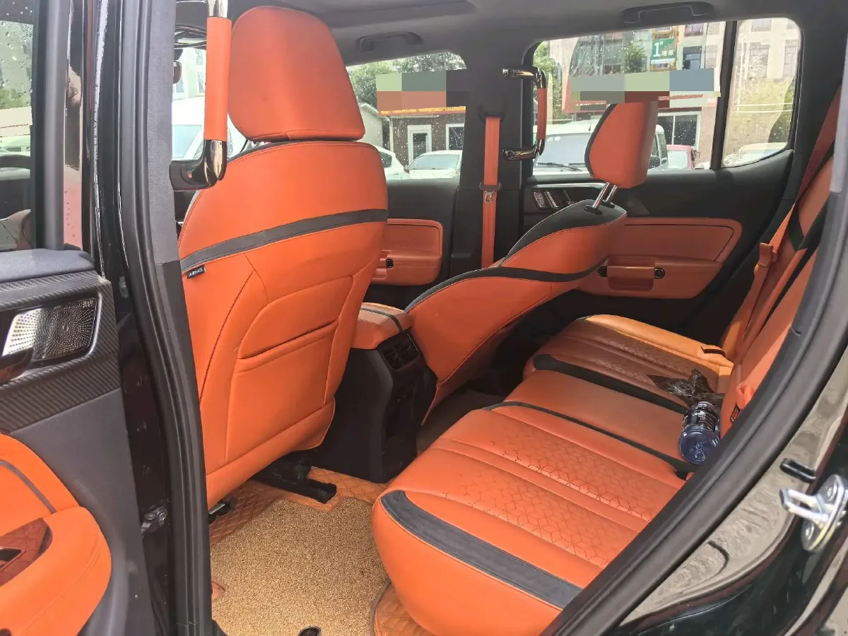 2023 Cyberspace 300 2.0T 227HP L4 8AT,autocango,china used car exporter,china ev exporter,chinese used car exporter,chinese used ev exporter