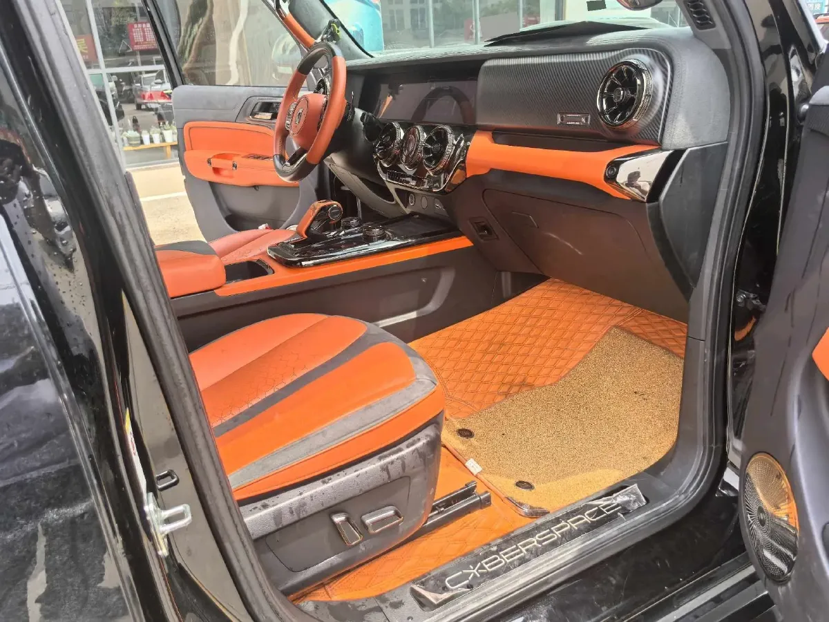 2023 Cyberspace 300 2.0T 227HP L4 8AT,autocango,china used car exporter,china ev exporter,chinese used car exporter,chinese used ev exporter