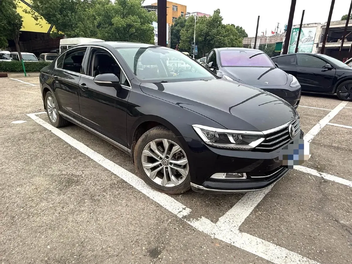 2018 Volkswagen Magotan 2.0T 220HP L4 7DCT,autocango,china used car exporter,china ev exporter,chinese used car exporter,chinese used ev exporter