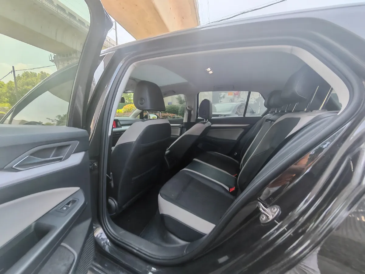 2021 Volkswagen Golf 1.4T 150HP L4 7DCT,autocango,china used car exporter,china ev exporter,chinese used car exporter,chinese used ev exporter
