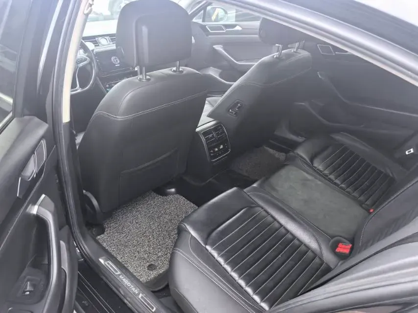 2020 Volkswagen Magotan 2.0T 186HP L4 7DCT,autocango,china used car exporter,china ev exporter,chinese used car exporter,chinese used ev exporter