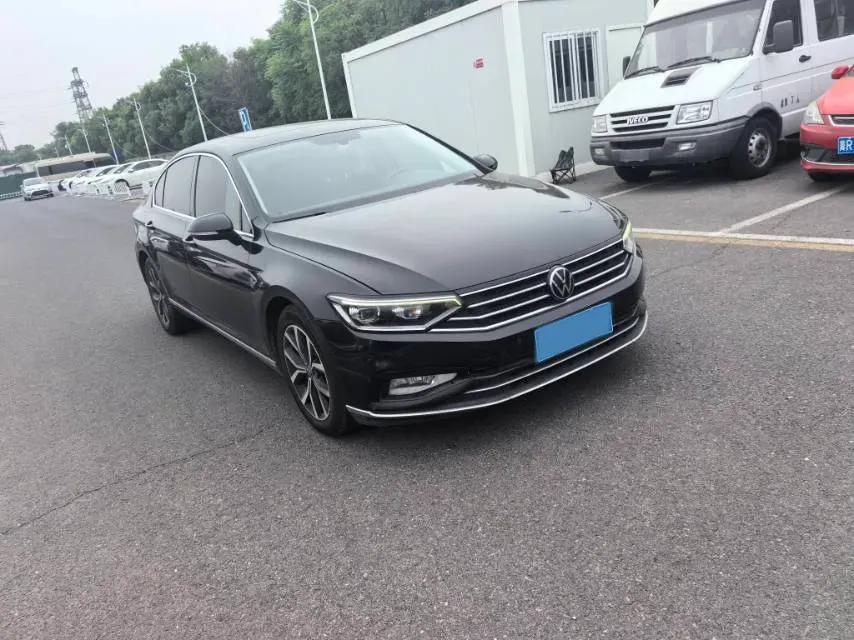 2020 Volkswagen Magotan 2.0T 186HP L4 7DCT,autocango,china used car exporter,china ev exporter,chinese used car exporter,chinese used ev exporter