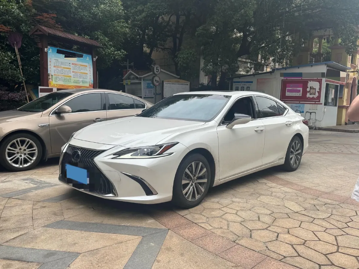 2018 Lexus ES 2.5L 178HP L4 E-CVT Hybrid,autocango,china used car exporter,china ev exporter,chinese used car exporter,chinese used ev exporter