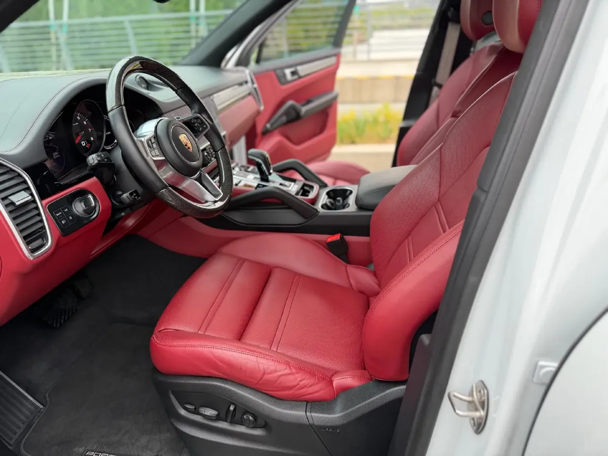 2023 Porsche Cayenne 3.0T 340HP V6 8AT,autocango,china used car exporter,china ev exporter,chinese used car exporter,chinese used ev exporter