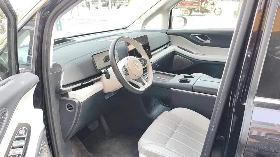 2025 Voyah Dream 1.5T 150HP L4 PHEV 41.7KWH,autocango,china used car exporter,china ev exporter,chinese used car exporter,chinese used ev exporter