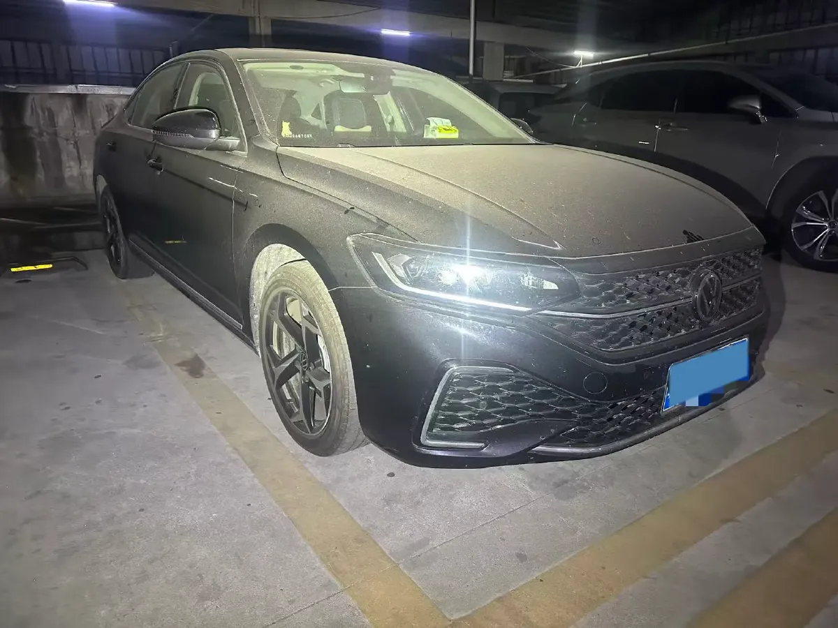 2024 Volkswagen Passat 2.0T 220HP L4 7DCT,autocango,china used car exporter,china ev exporter,chinese used car exporter,chinese used ev exporter