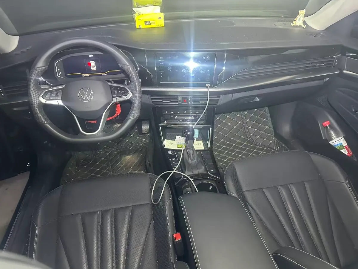 2024 Volkswagen Passat 2.0T 220HP L4 7DCT,autocango,china used car exporter,china ev exporter,chinese used car exporter,chinese used ev exporter