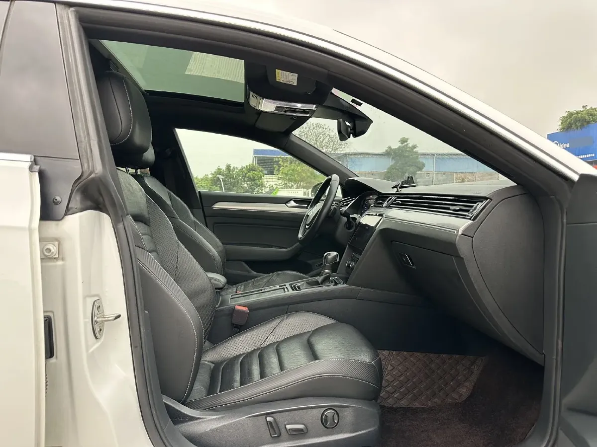 2019 Volkswagen Tiguan L 2.0T 186HP L4 7DCT,autocango,china used car exporter,china ev exporter,chinese used car exporter,chinese used ev exporter
