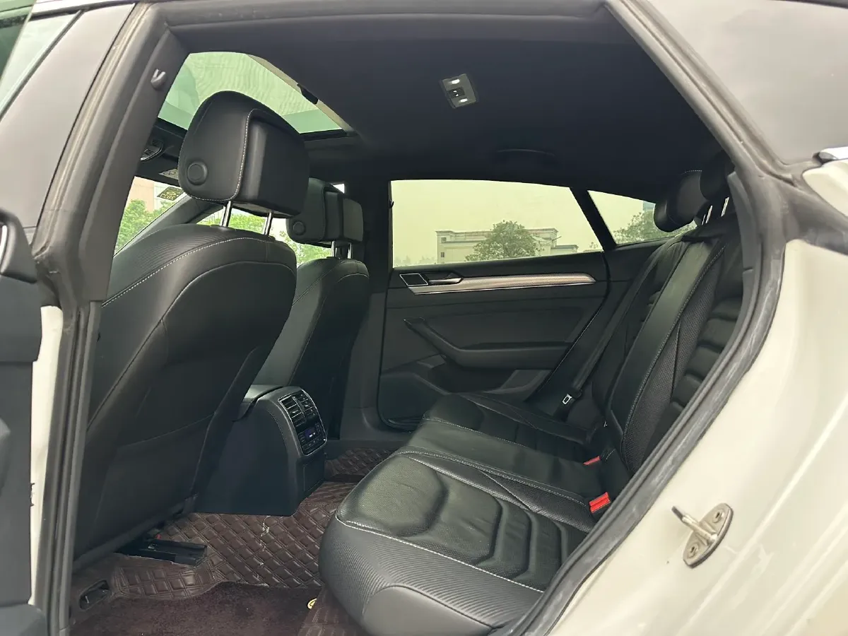 2019 Volkswagen Tiguan L 2.0T 186HP L4 7DCT,autocango,china used car exporter,china ev exporter,chinese used car exporter,chinese used ev exporter