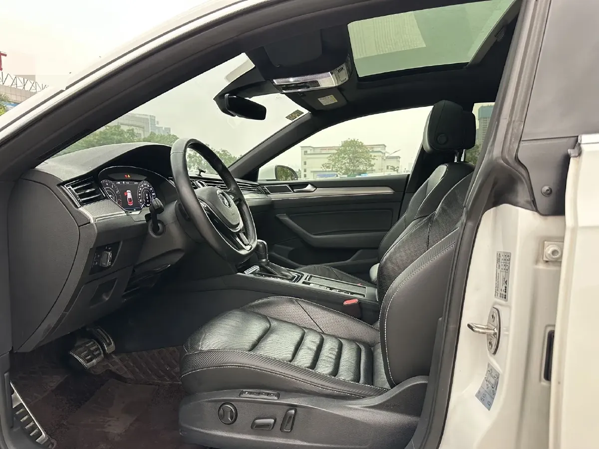 2019 Volkswagen Tiguan L 2.0T 186HP L4 7DCT,autocango,china used car exporter,china ev exporter,chinese used car exporter,chinese used ev exporter