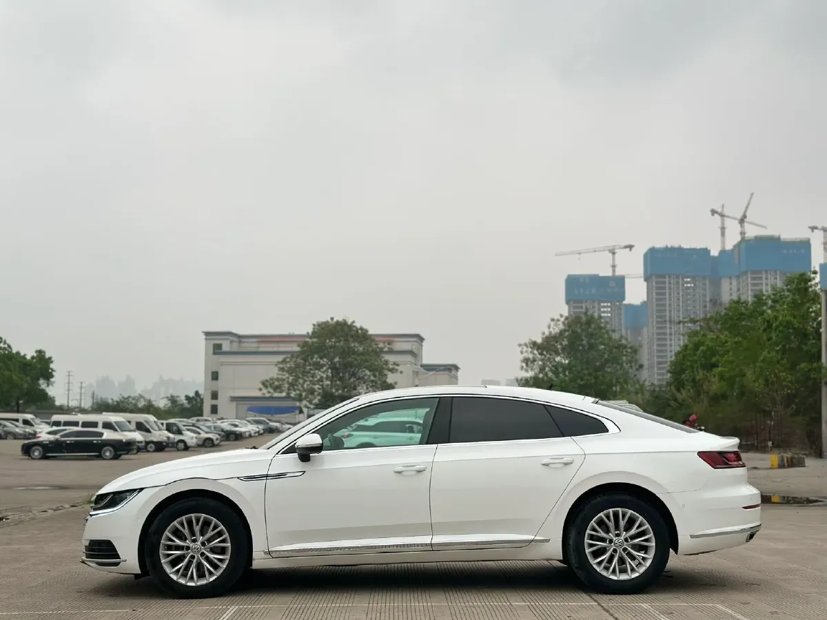 2019 Volkswagen Tiguan L 2.0T 186HP L4 7DCT,autocango,china used car exporter,china ev exporter,chinese used car exporter,chinese used ev exporter