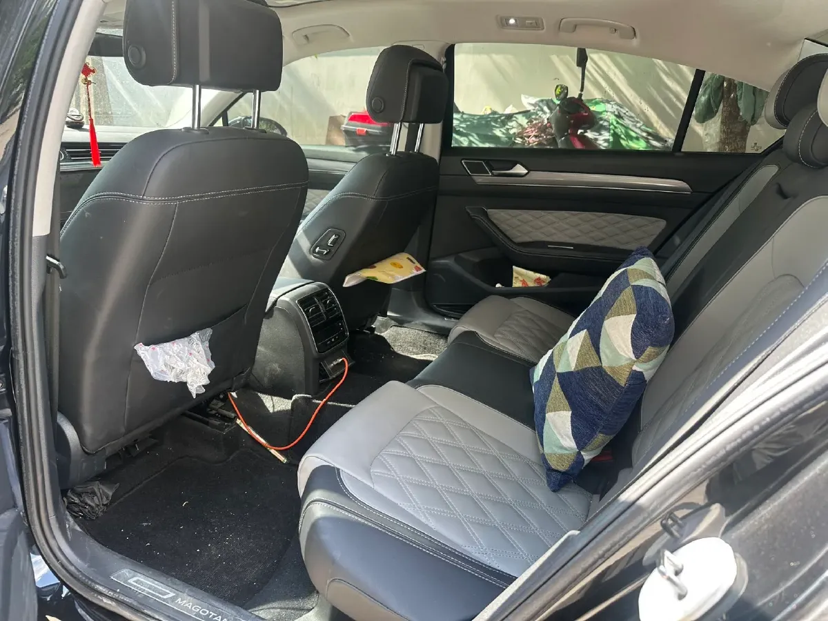 2023 Volkswagen Magotan 2.0T 186HP L4 7DCT,autocango,china used car exporter,china ev exporter,chinese used car exporter,chinese used ev exporter