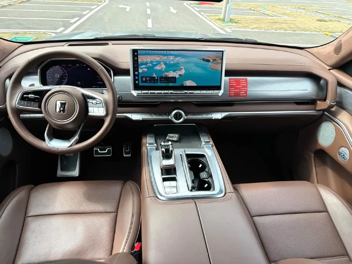2024 Tank 700 3.0T 360HP V6 9AT PHEV 37.1KWH,autocango,china used car exporter,china ev exporter,chinese used car exporter,chinese used ev exporter
