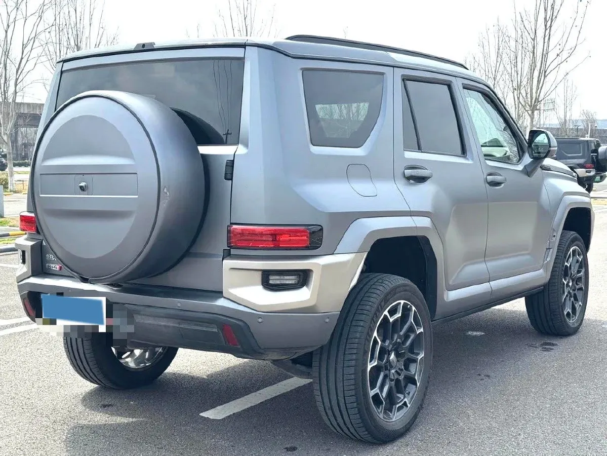 2024 Tank 700 3.0T 360HP V6 9AT PHEV 37.1KWH,autocango,china used car exporter,china ev exporter,chinese used car exporter,chinese used ev exporter