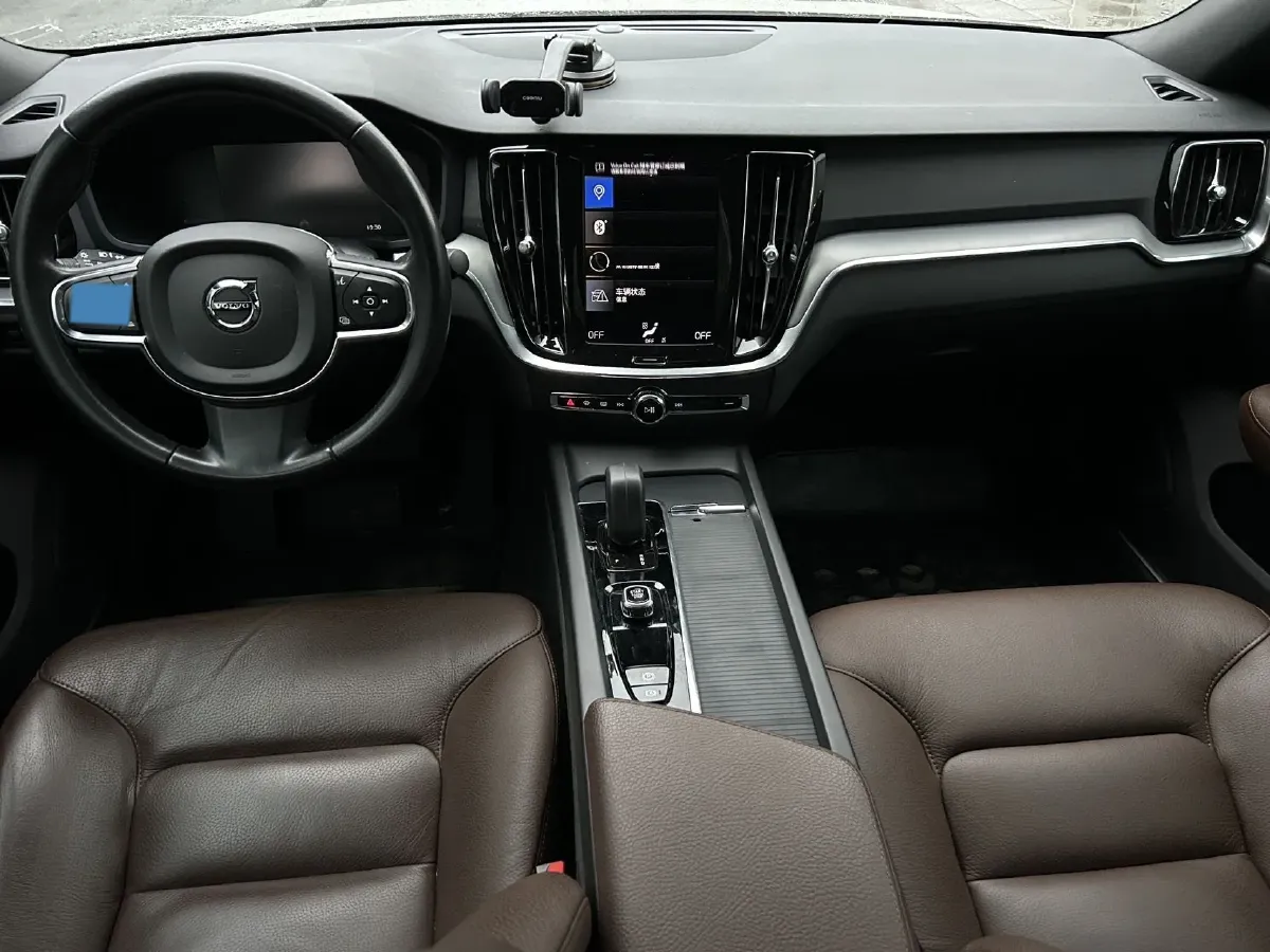 2022 Volvo S60 2.0T 197HP L4 8AT,autocango,china used car exporter,china ev exporter,chinese used car exporter,chinese used ev exporter