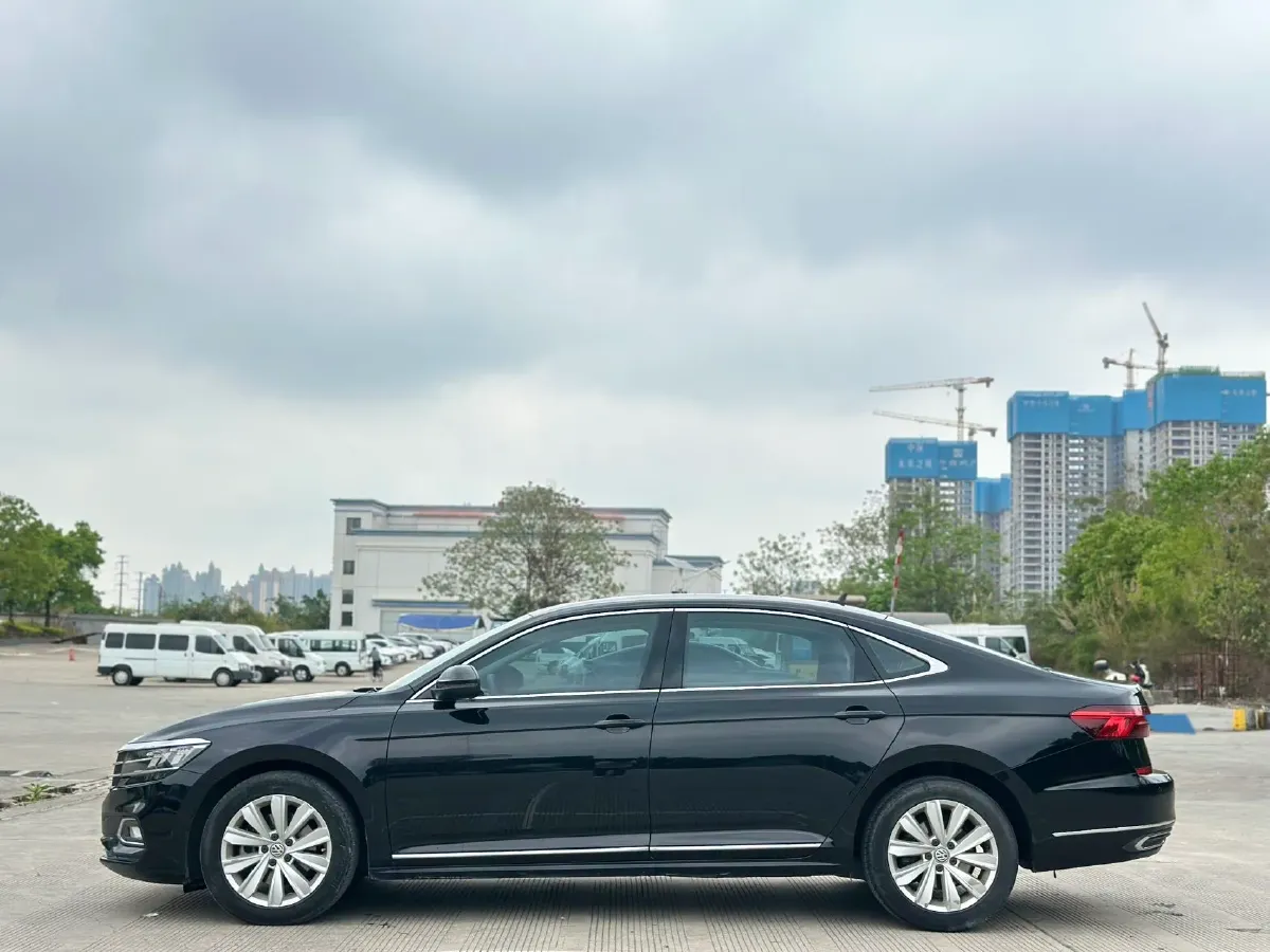2020 Volkswagen Passat 2.0T 186HP L4 7DCT,autocango,china used car exporter,china ev exporter,chinese used car exporter,chinese used ev exporter