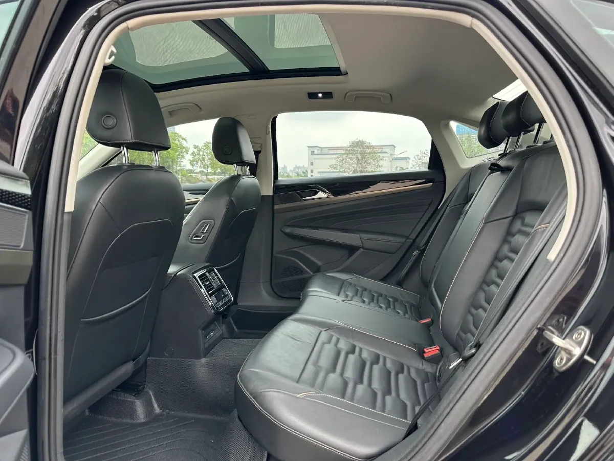 2020 Volkswagen Passat 2.0T 186HP L4 7DCT,autocango,china used car exporter,china ev exporter,chinese used car exporter,chinese used ev exporter