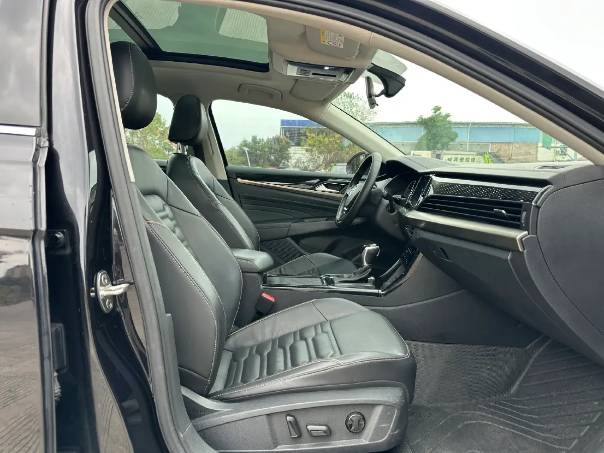 2020 Volkswagen Passat 2.0T 186HP L4 7DCT,autocango,china used car exporter,china ev exporter,chinese used car exporter,chinese used ev exporter