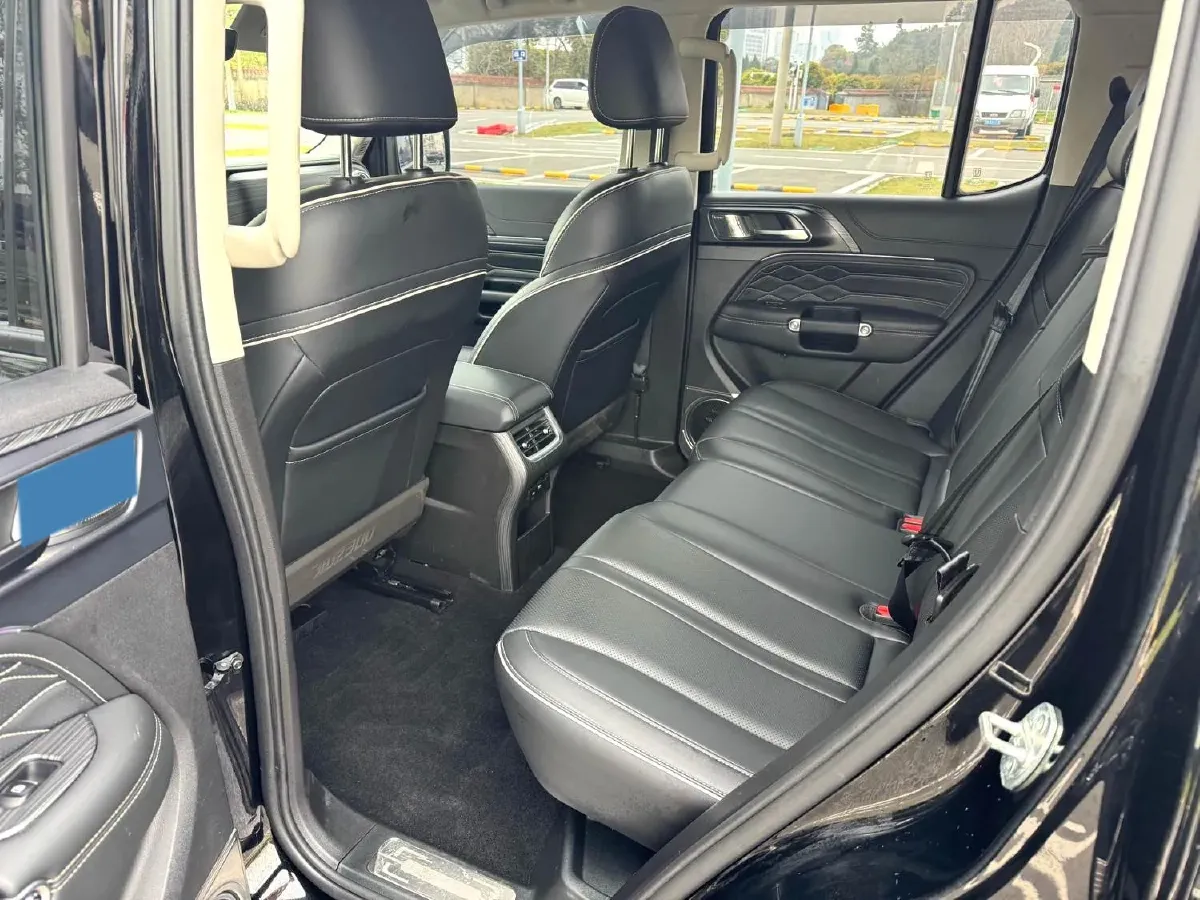 2021 Tank 300 2.0T 227HP L4 8AT,autocango,china used car exporter,china ev exporter,chinese used car exporter,chinese used ev exporter