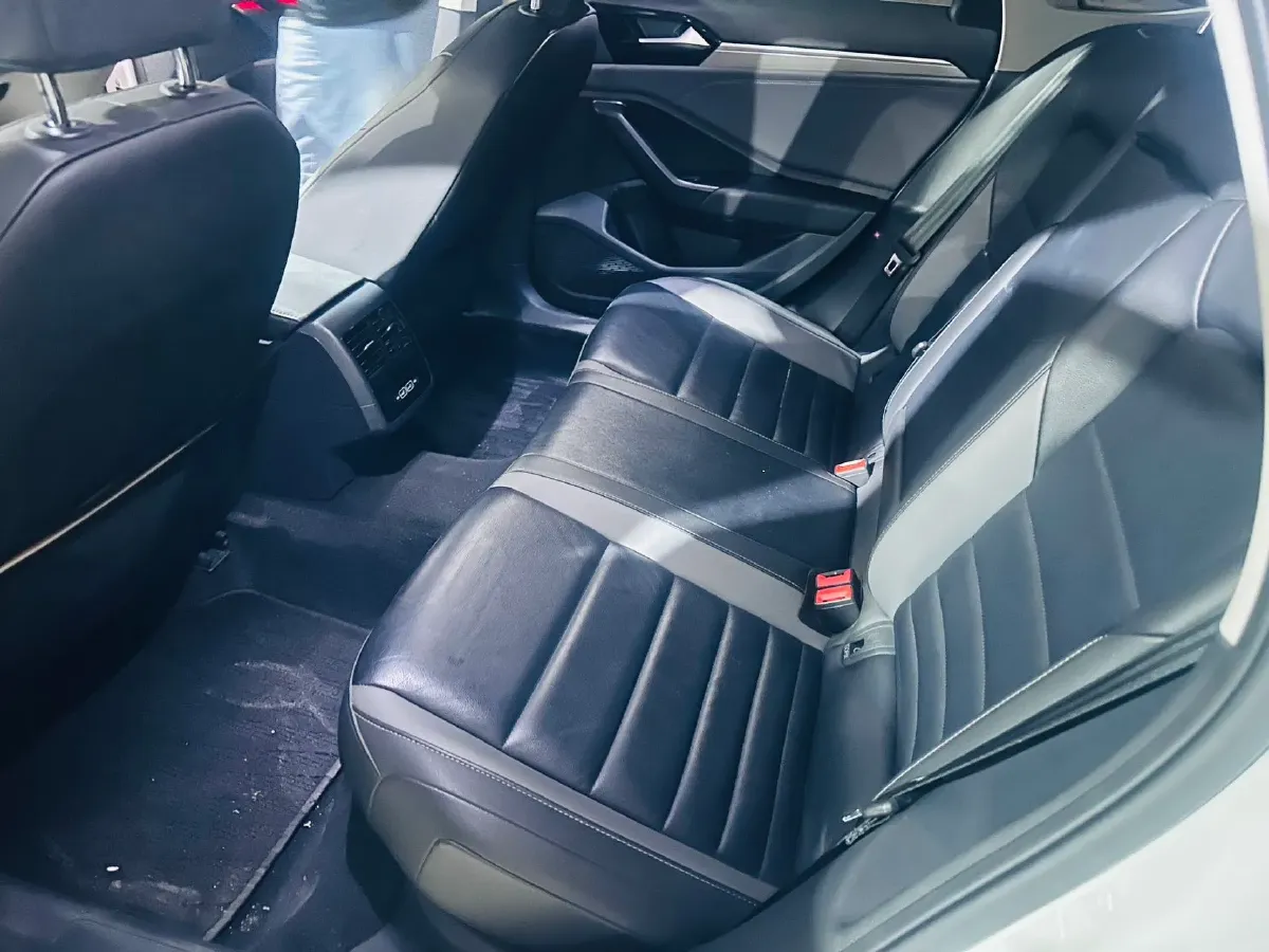 2019 Jeep Renegade 1.3T 173HP L4 7DCT,autocango,china used car exporter,china ev exporter,chinese used car exporter,chinese used ev exporter