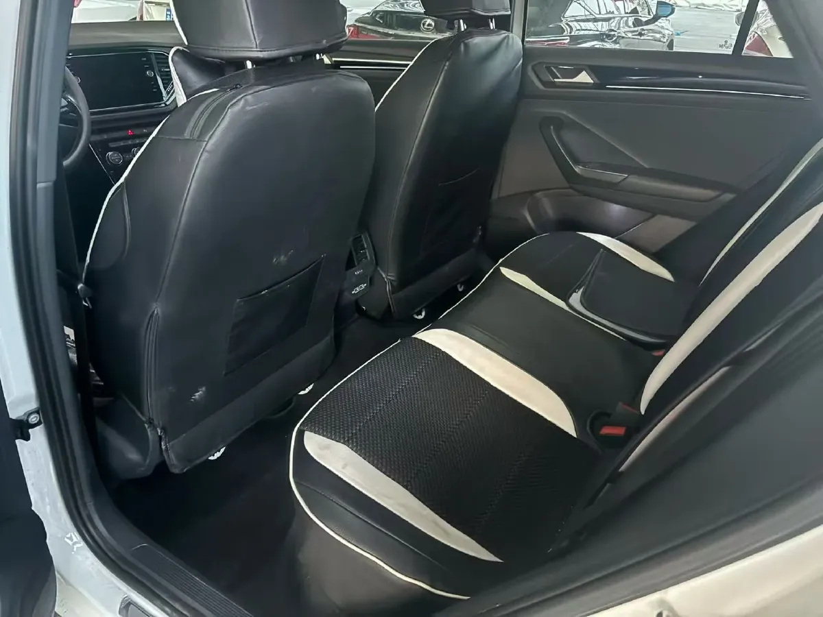 2018 Jeep Renegade 2.0L 155HP L4 9AT,autocango,china used car exporter,china ev exporter,chinese used car exporter,chinese used ev exporter