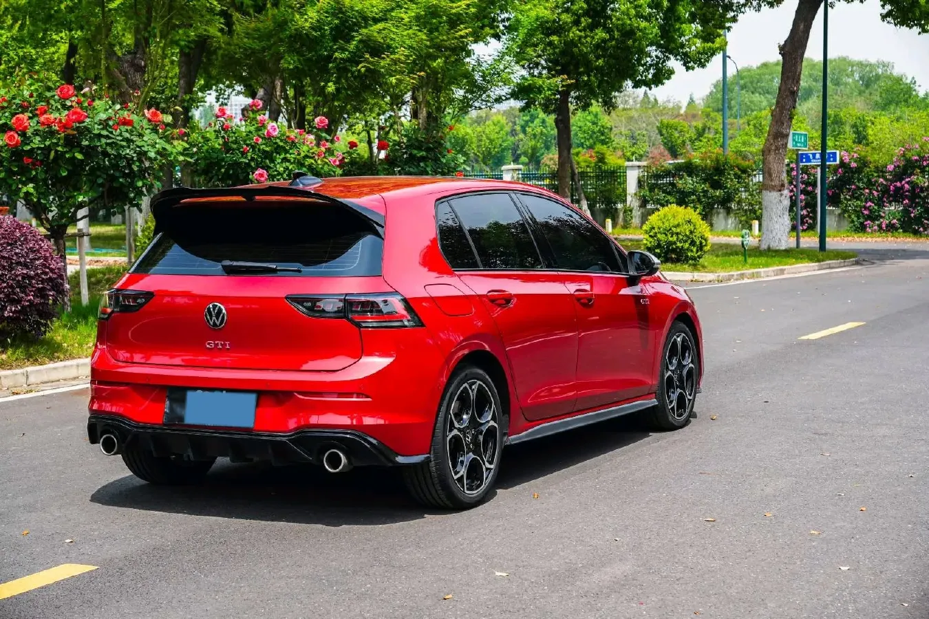 2025 Volkswagen GolfGTI 2.0T 220HP L4 7DCT,autocango,china used car exporter,china ev exporter,chinese used car exporter,chinese used ev exporter
