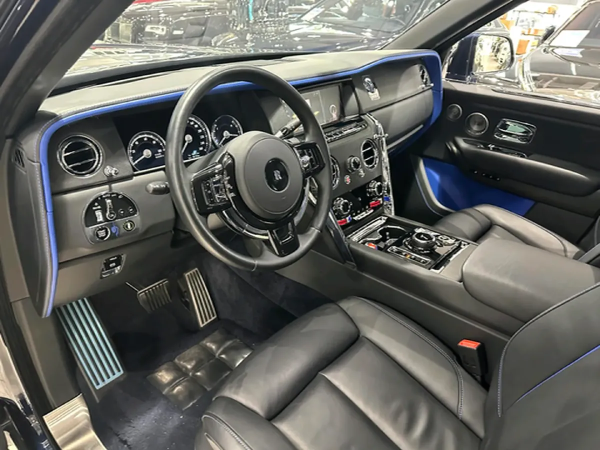 2018 Rolls-Royce Cullinan 6.7T 571HP V12 8AT,autocango,china used car exporter,china ev exporter,chinese used car exporter,chinese used ev exporter