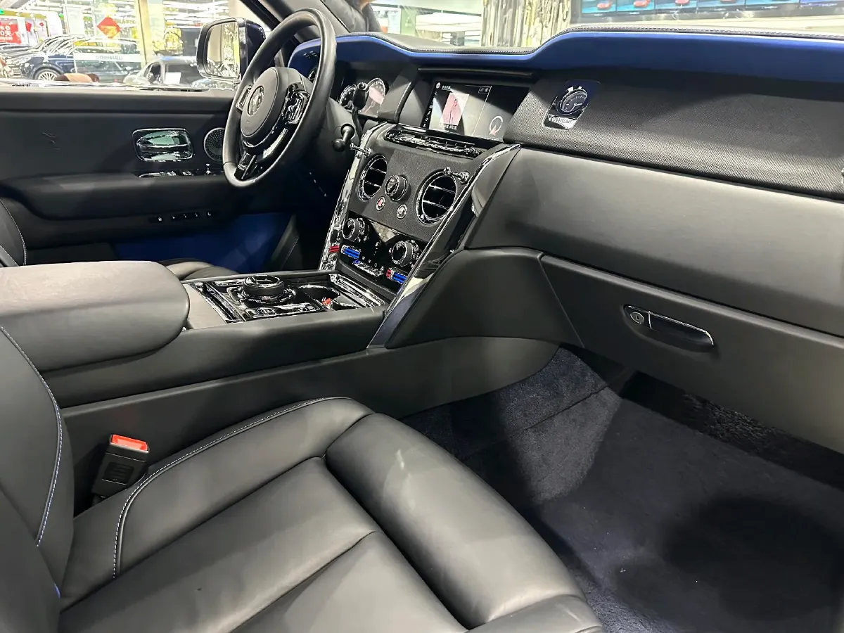 2018 Rolls-Royce Cullinan 6.7T 571HP V12 8AT,autocango,china used car exporter,china ev exporter,chinese used car exporter,chinese used ev exporter