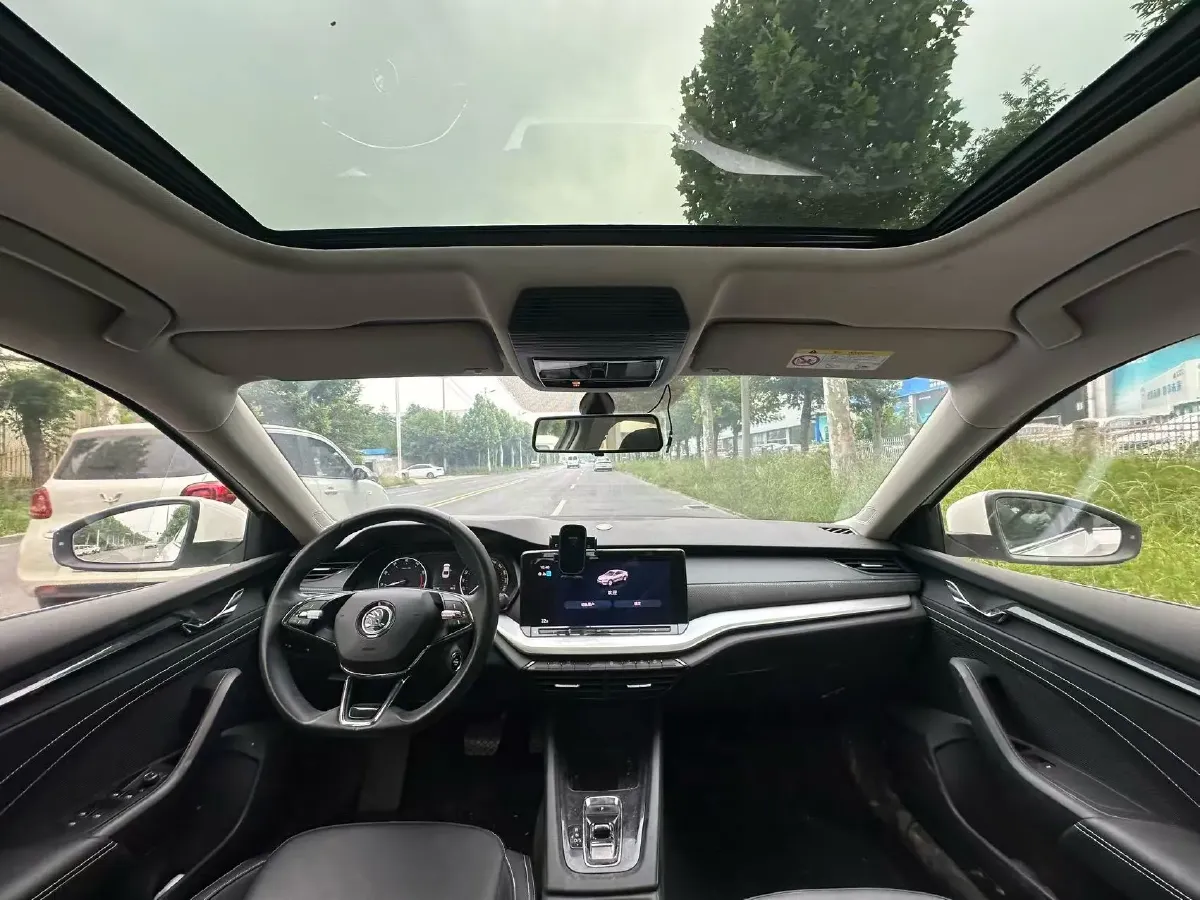 2021 Skoda Octavia 1.4T 150HP L4 7DCT,autocango,china used car exporter,china ev exporter,chinese used car exporter,chinese used ev exporter