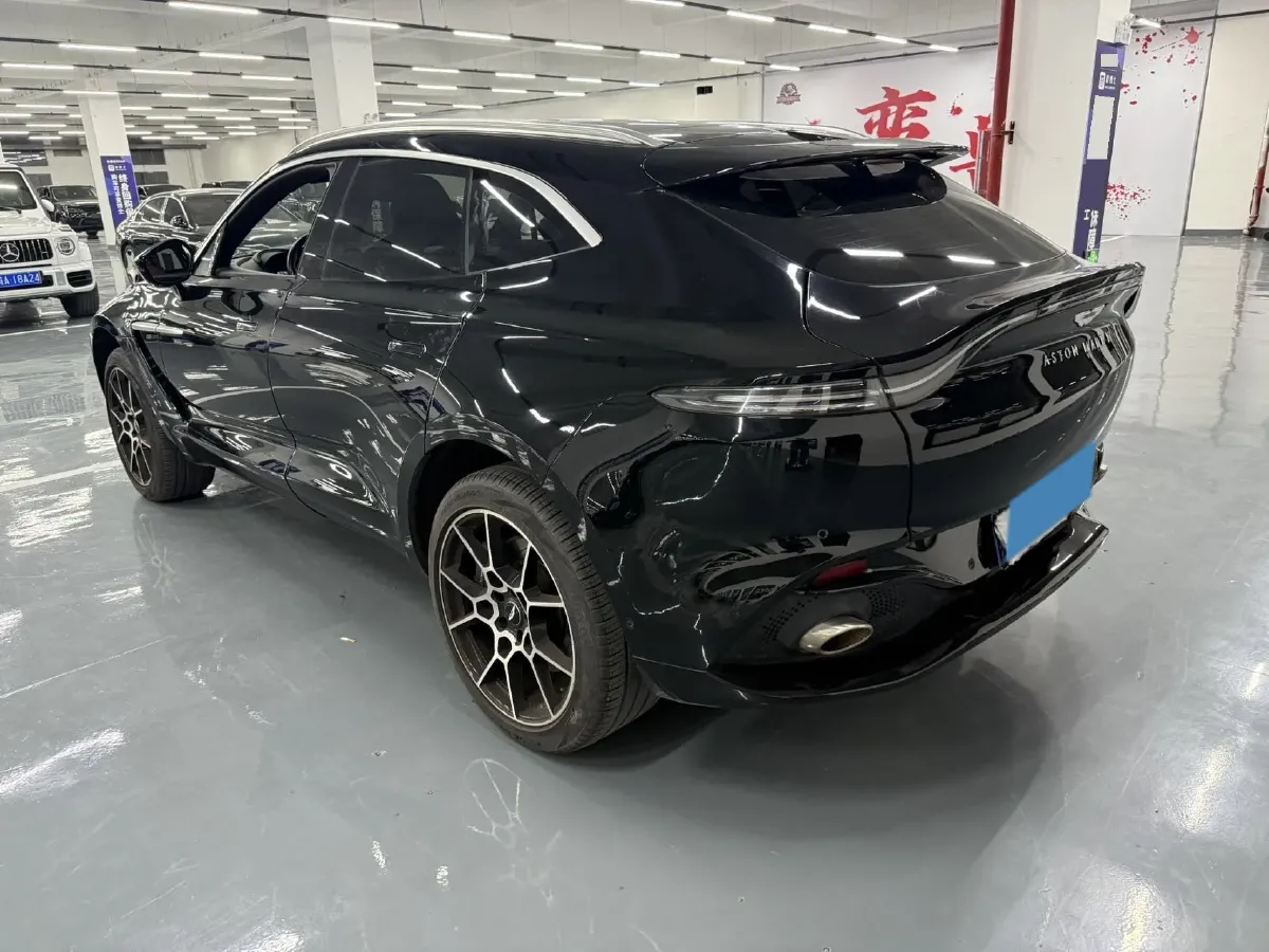 2022 Aston Martin DBX 3.0T 435HP L6 9AT,autocango,china used car exporter,china ev exporter,chinese used car exporter,chinese used ev exporter