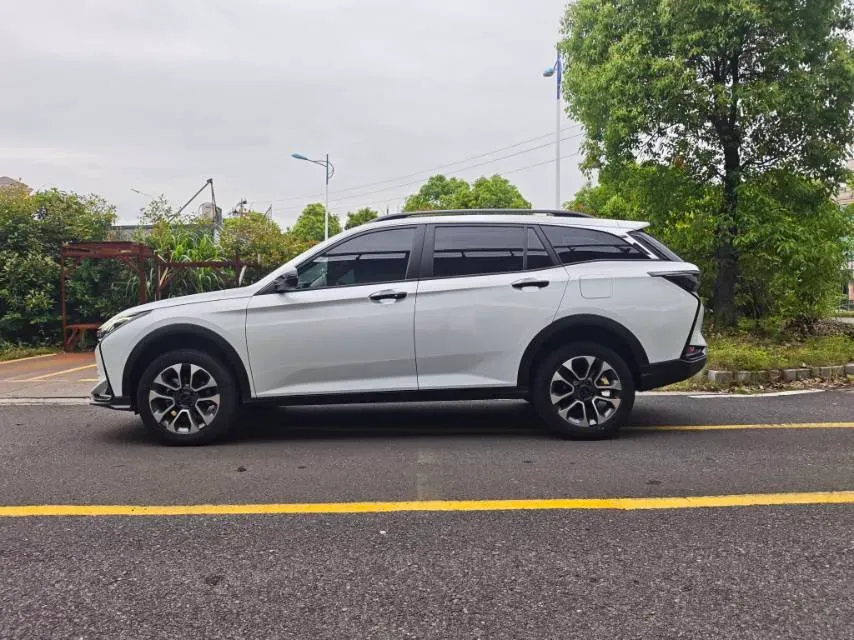 2023 DongFeng Aeolus YiXuan GS 1.5L 125HP L4 6DCT,autocango,china used car exporter,china ev exporter,chinese used car exporter,chinese used ev exporter