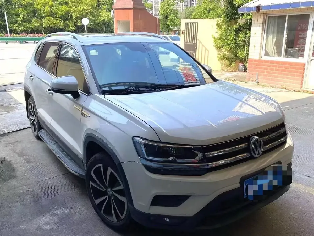 2019 MINI MINI 1.5T 102HP L3 7DCT,autocango,china used car exporter,china ev exporter,chinese used car exporter,chinese used ev exporter