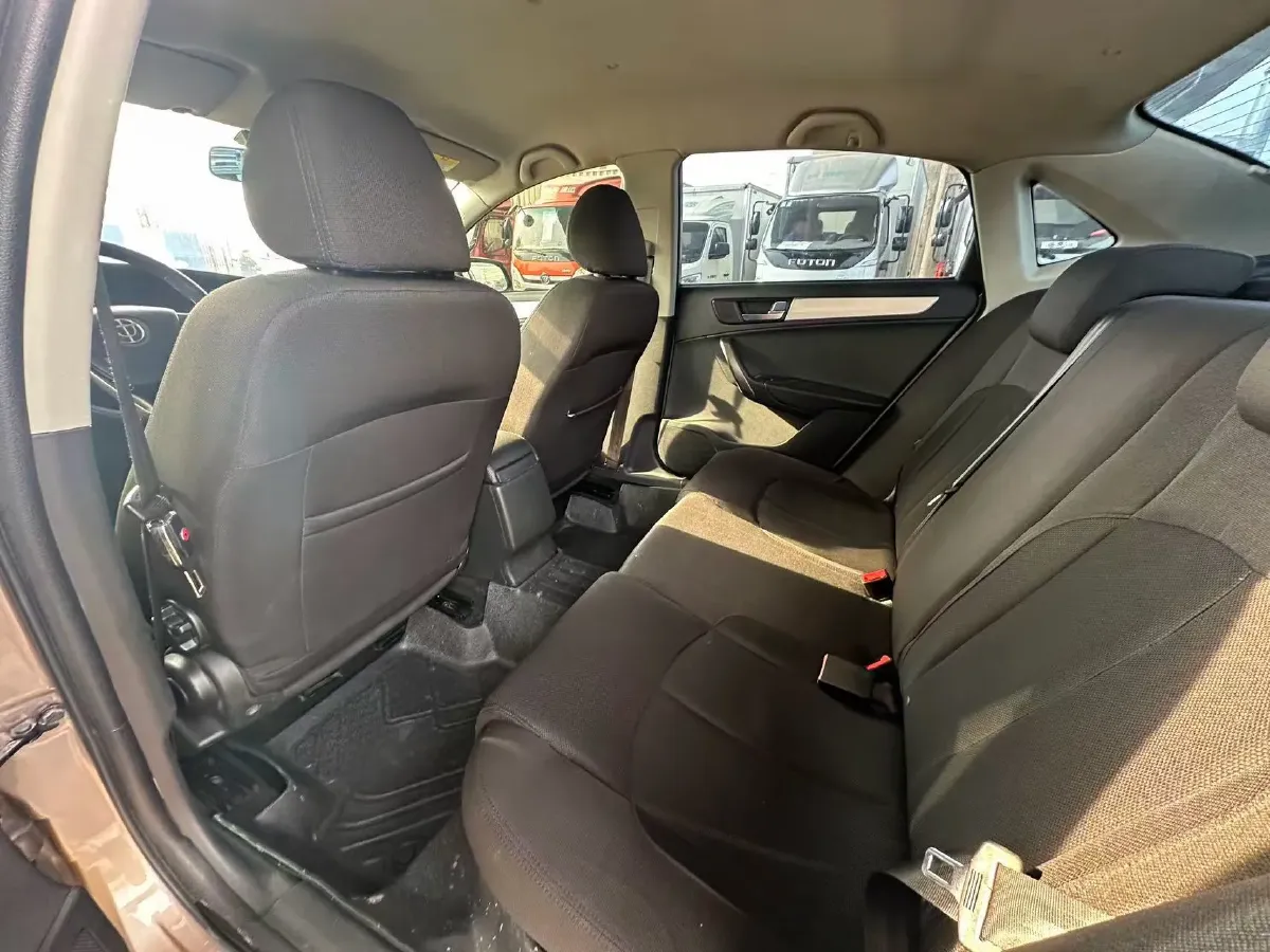 2014 Brilliance Auto H530 1.5T 150HP L4 5AT,autocango,china used car exporter,china ev exporter,chinese used car exporter,chinese used ev exporter