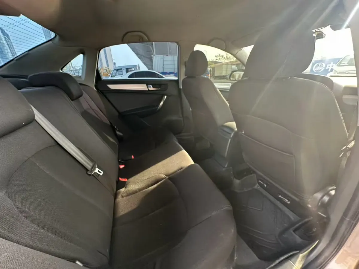 2014 Brilliance Auto H530 1.5T 150HP L4 5AT,autocango,china used car exporter,china ev exporter,chinese used car exporter,chinese used ev exporter