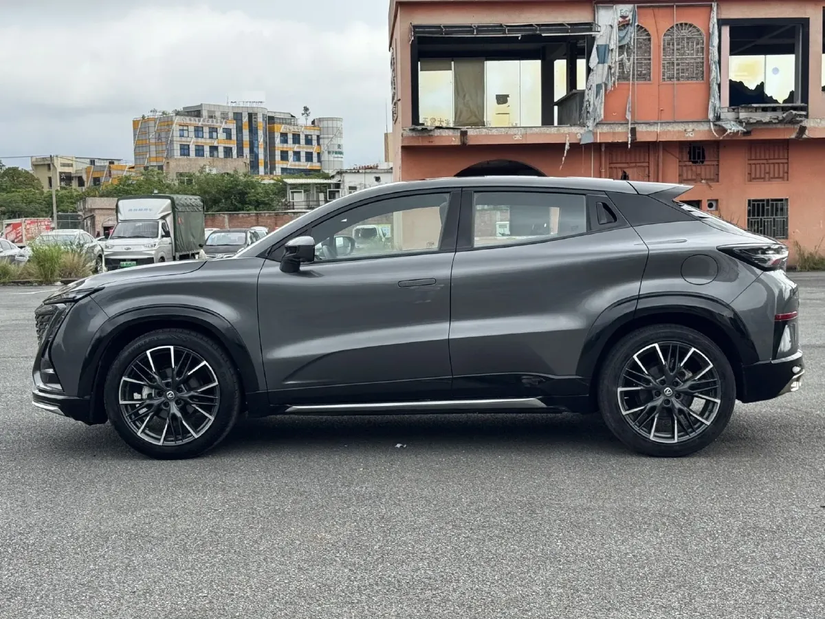 2023 ChangAn UNI-T 1.5T 188HP L4 7DCT,autocango,china used car exporter,china ev exporter,chinese used car exporter,chinese used ev exporter