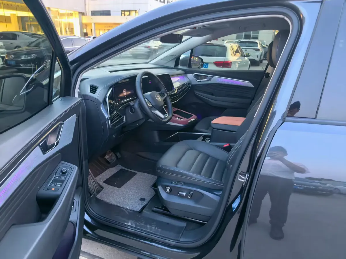 2023 Volkswagen Talagon 2.0T 186HP L4 7DCT,autocango,china used car exporter,china ev exporter,chinese used car exporter,chinese used ev exporter