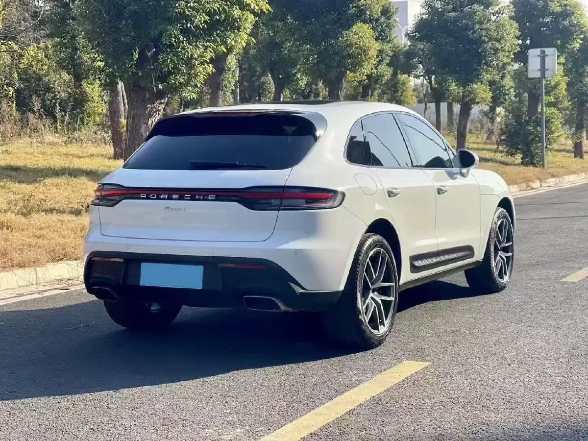 2023 Porsche Macan 2.0T 265HP L4 7DCT,autocango,china used car exporter,china ev exporter,chinese used car exporter,chinese used ev exporter